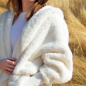 Nordic Beach Body Wrap in Nordic Snow White